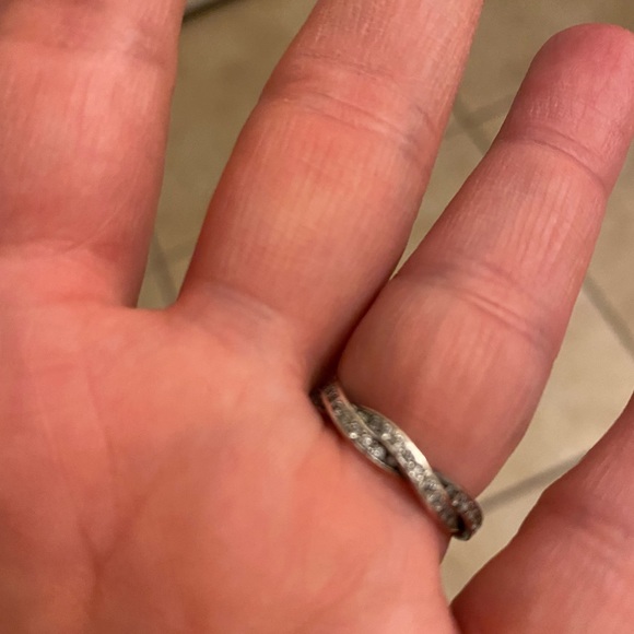 🔥 Price Drop 🔥 Beautiful Pandora Band Covered in zirconia - Picture 1 of 3